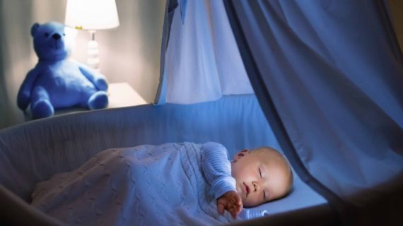 ¿Quieres que tu bebé duerma toda la noche? ¡6 trucos!