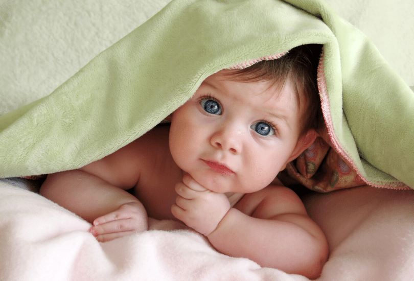 Manta del bebé: Tipos, materiales y cuál es mejor elegir