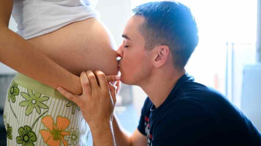 10 ideas para hacer una sesión de fotos embarazada con papa