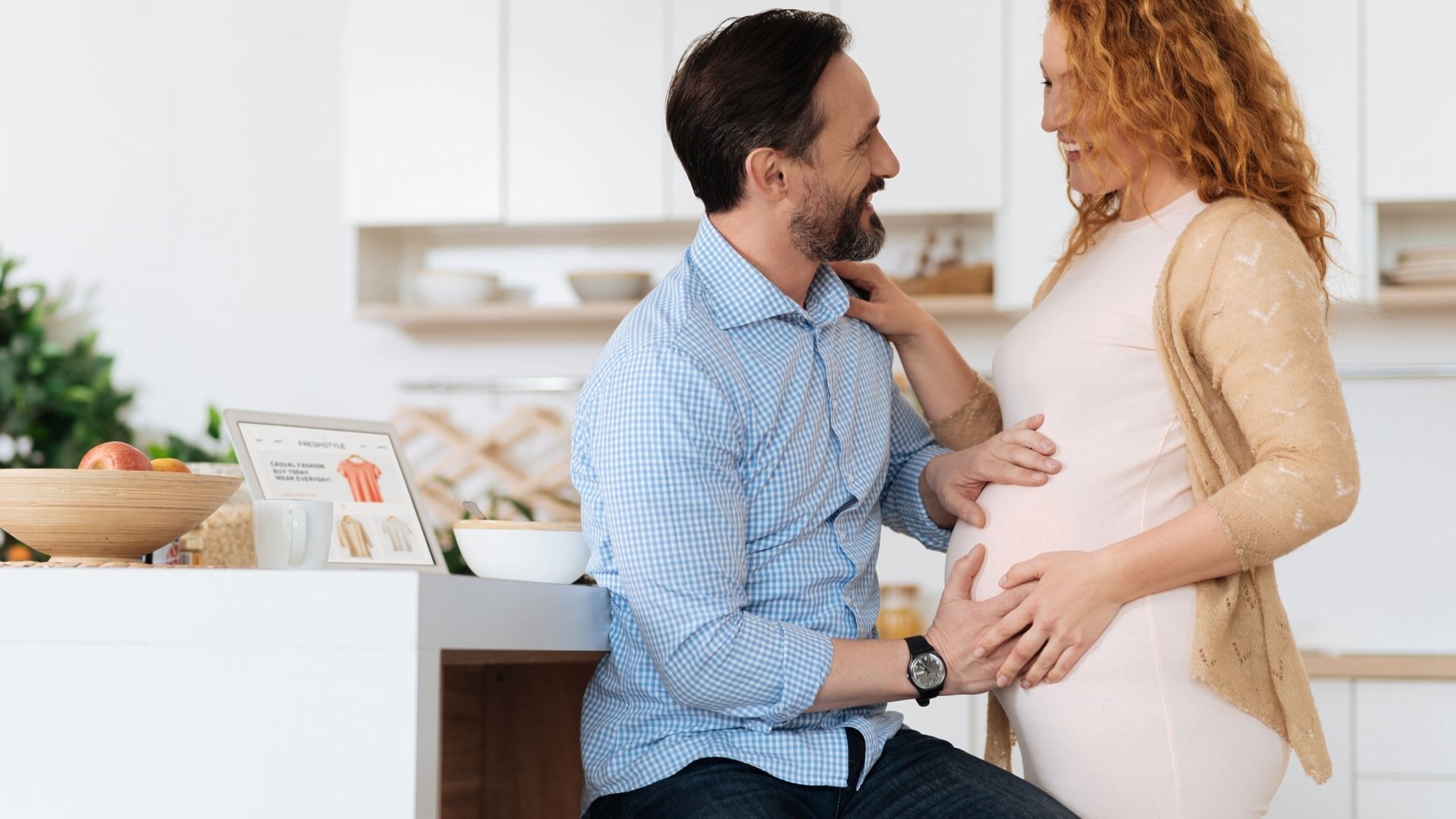 Cuándo y cómo se sienten los movimientos del bebé en el embarazo