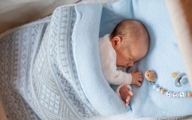 pecador Subir Abundante Ropa de cuna: Cómo vestir la primera cama de tu bebé