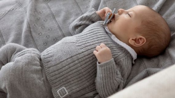 ¿Cómo elegir el mejor jersey punto para bebé?