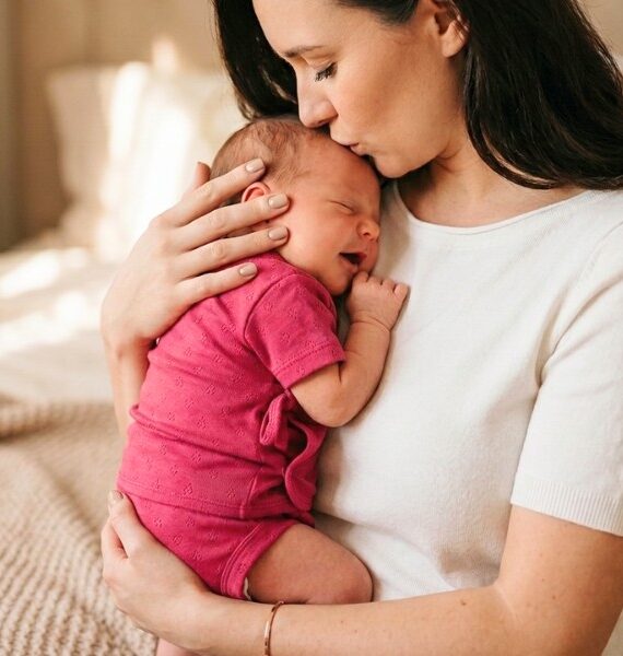 Conjunto 100% algodón calado corazones jubón cruzado con ranita bebé Fucsia