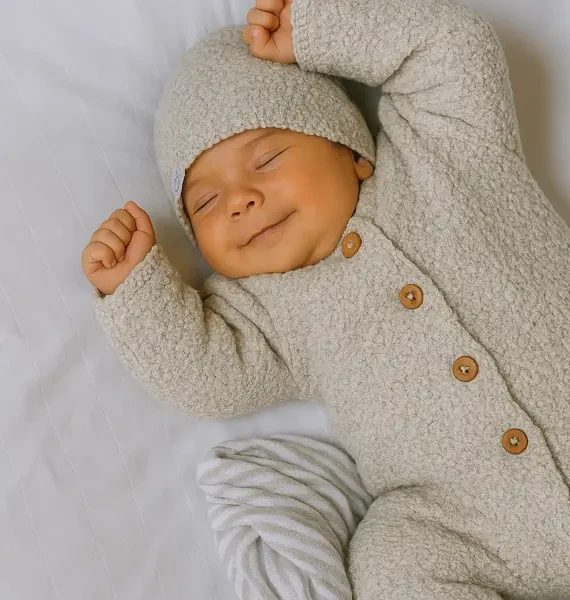 Pelele de punto con gorro y patucos bebé 13% Lana