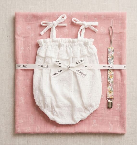 Pack bebé muselina 70x70 + ranita bordada + chupetero floral  Algodón 100%